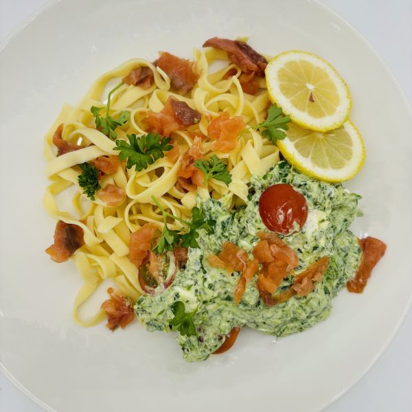 Afbeelding Italiaanse maaltijd pasta zalm